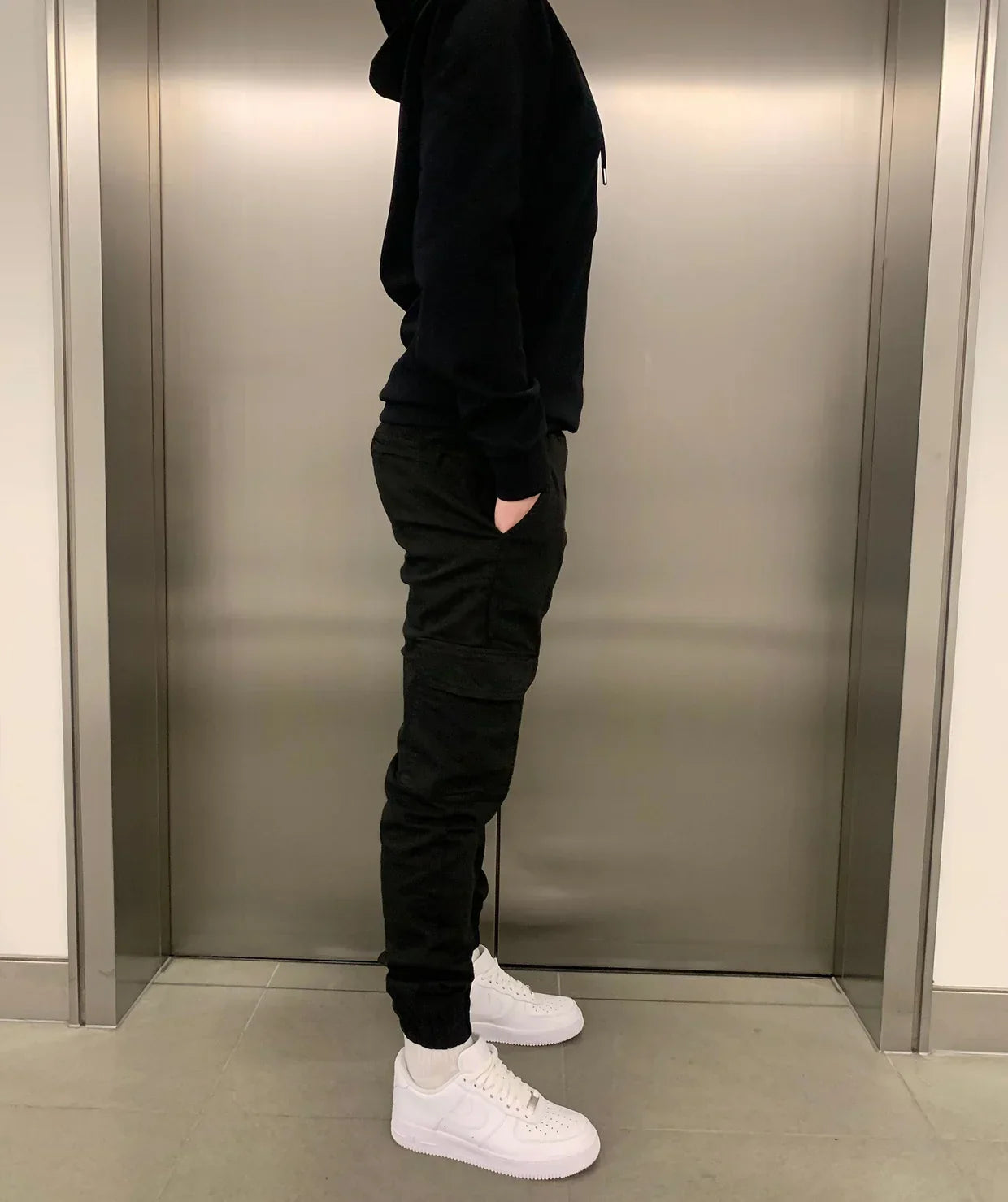 PANTALÓN CARGO DE CORTE JOGGER