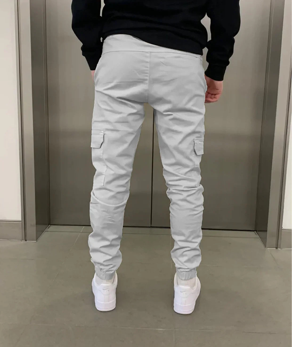 PANTALÓN CARGO DE CORTE JOGGER